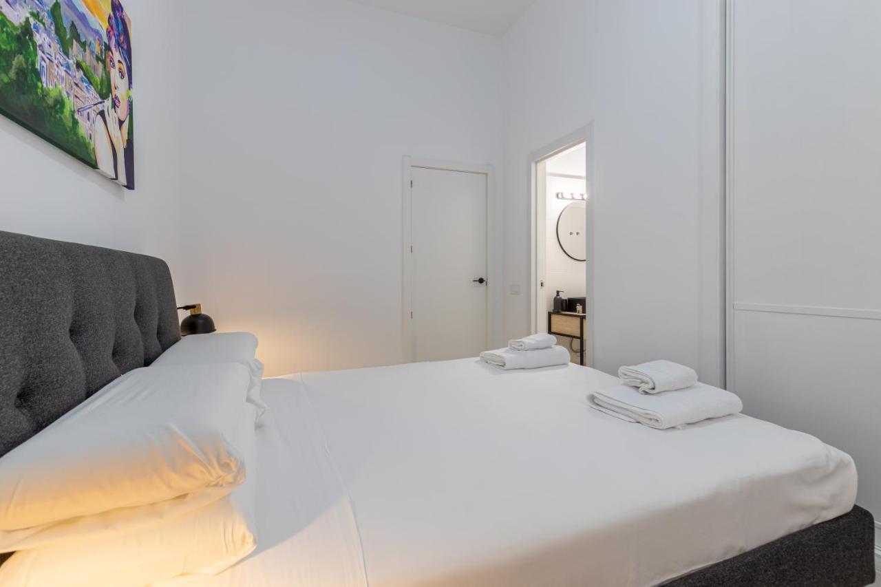 Apartamentos Tribuna Málaga Extérieur photo