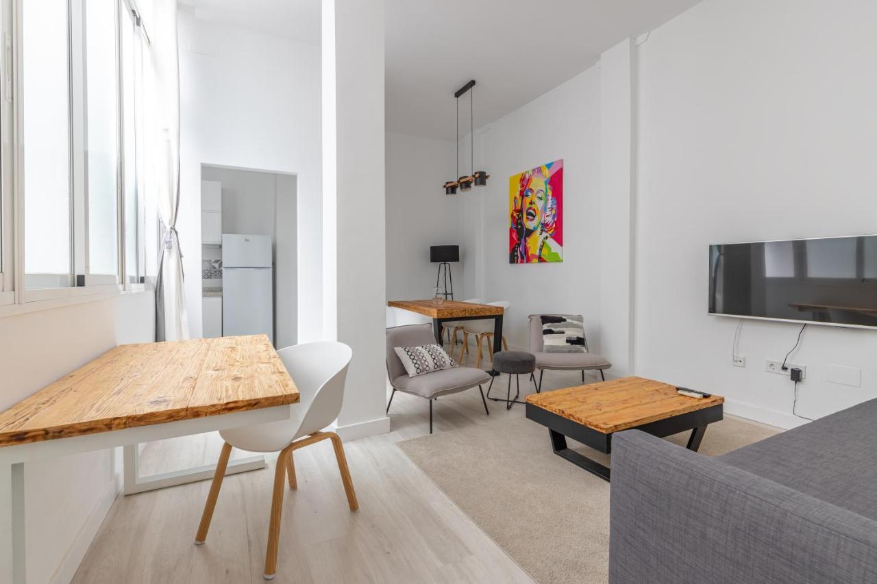 Apartamentos Tribuna Málaga Extérieur photo