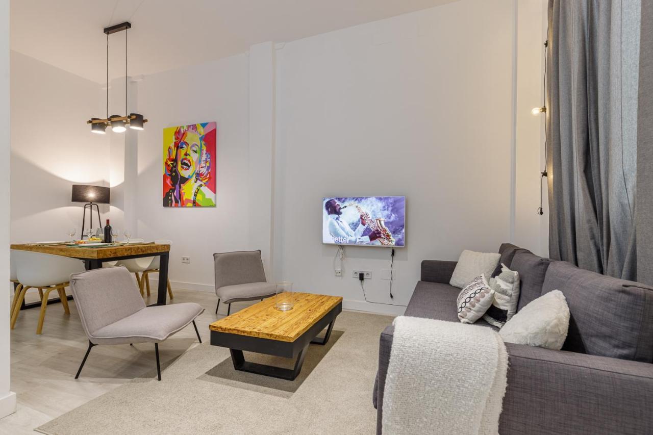 Apartamentos Tribuna Málaga Extérieur photo