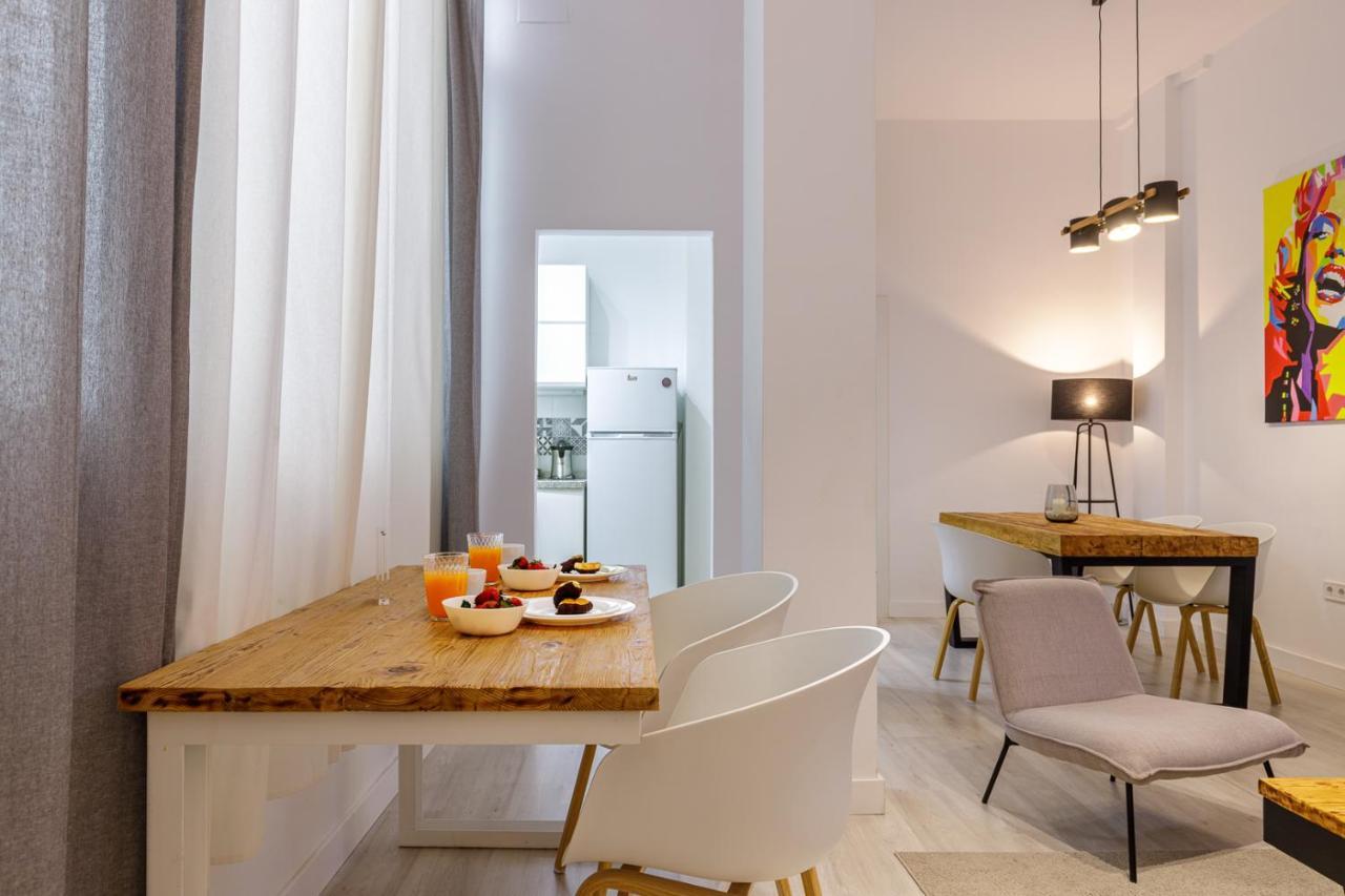 Apartamentos Tribuna Málaga Extérieur photo