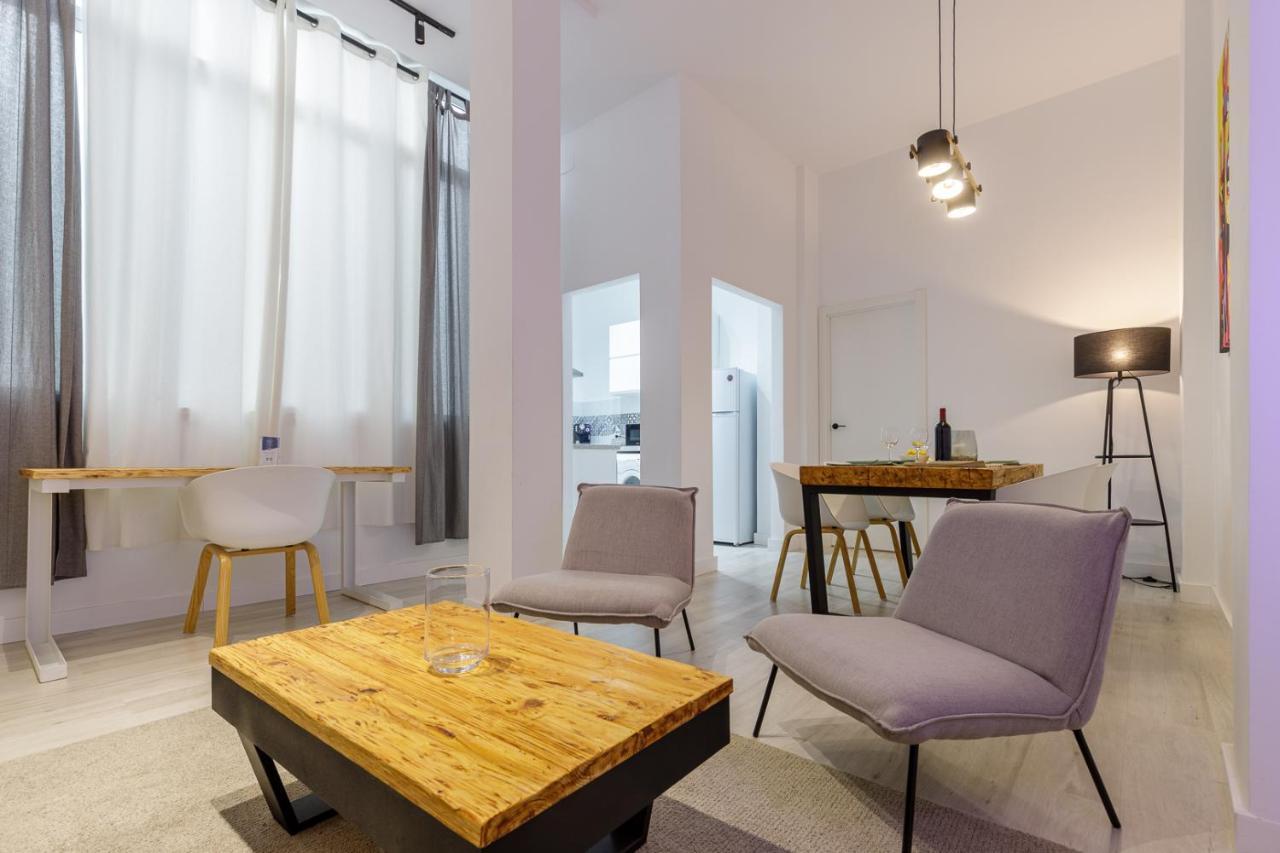 Apartamentos Tribuna Málaga Extérieur photo